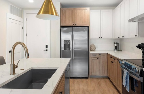 Mount Mourne Apartment | Landing | Stunning 1BD, Pool, Clubhouse