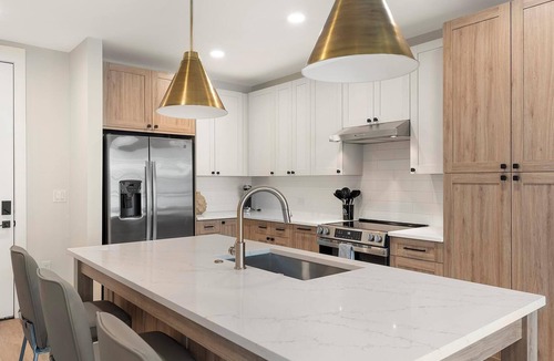 Mount Mourne Apartment | Landing | Stunning 1BD, Pool, Clubhouse