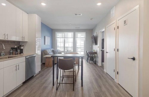 New Haven Apartment | Landing | Stunning 1BD, Gym, Game Room