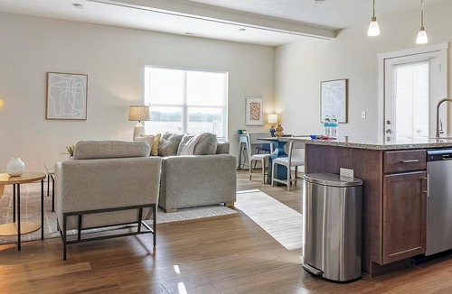 Cartersburg Apartment | Landing | Stunning 2BD, Clubhouse, Courtyard