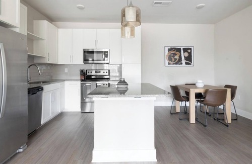 St. Johns Apartment | Landing | Stunning 2BD, Gym