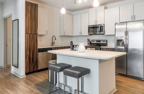 Fairvilla Apartment | Landing | Stunning 2BD, Clubhouse, Gym