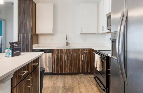 Fairvilla Apartment | Landing | Stunning 2BD, Clubhouse, Gym