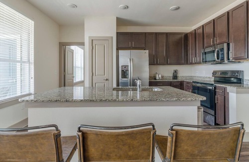 Spring Apartment | Landing | Stunning 2BD, Clubhouse, Pool