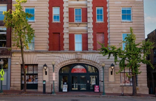 Downtown Memphis Apartment | Landing | Stunning 2BD, Courtyard, Gym