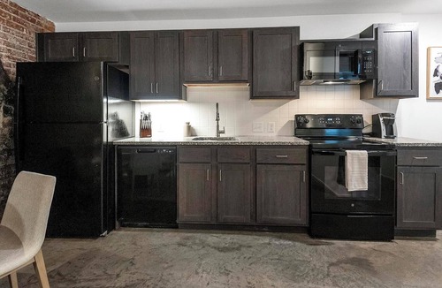 Downtown Memphis Apartment | Landing | Stunning 2BD, Courtyard, Gym