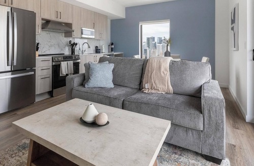 Overtown Apartment | Landing | Stunning 2BD, Pool