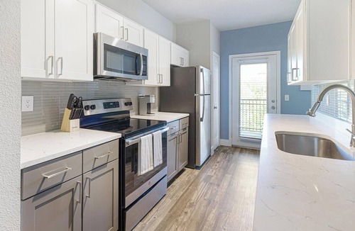 Fort Worth Apartment | Landing | Stunning 2BD in Cityview