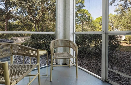 Fruitville Apartment | Landing | Stunning 2BD, Clubhouse, Gym