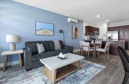 Johnstown Apartment | Landing | Stunning 2BD, Yoga Studio, Gym