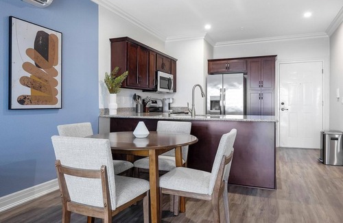 Johnstown Apartment | Landing | Stunning 2BD, Yoga Studio, Gym