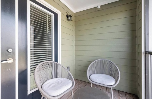 Cocoa Apartment | Landing | Stunning 3BD, Pool, Clubhouse