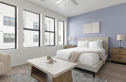 Sweetbriar Apartment | Landing Stunning Studio Pool Gym