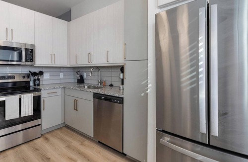 Far North Dallas Apartment | Landing | Stunning Studio, Gym, Yoga Studio