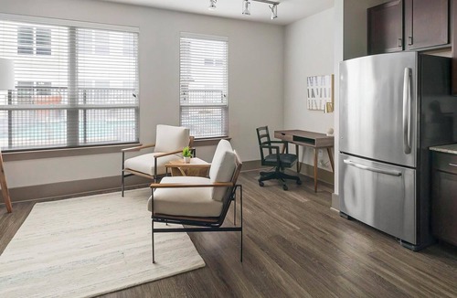 Washington Ave./ Memorial Park Apartment | Landing | Stunning Studio, Clubhouse, Gym