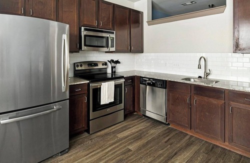 Washington Ave./ Memorial Park Apartment | Landing | Stunning Studio, Clubhouse, Gym