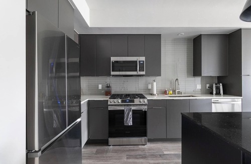 Reno/Tahoe Airport Apartment | Landing | Stylish 1BD, Clubhouse, Courtyard