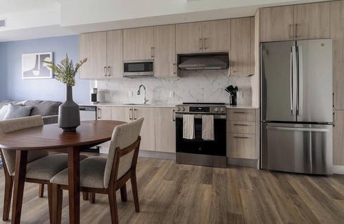Overtown Apartment | Landing | Stylish 1BD, Pool