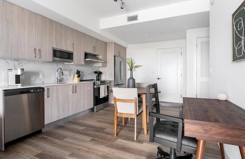 Overtown Apartment | Landing | Stylish 1BD, Pool