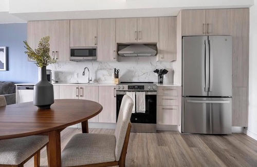 Overtown Apartment | Landing | Stylish 1BD, Pool