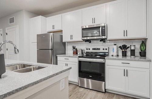 Fort Myers Apartment | Landing | Stylish 1BD, Pool