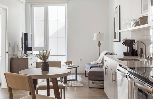 Mann Apartment | Landing | Stylish 1BD, Rooftop Lounge, Game Room