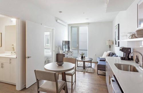Mann Apartment | Landing | Stylish 1BD, Rooftop Lounge, Game Room