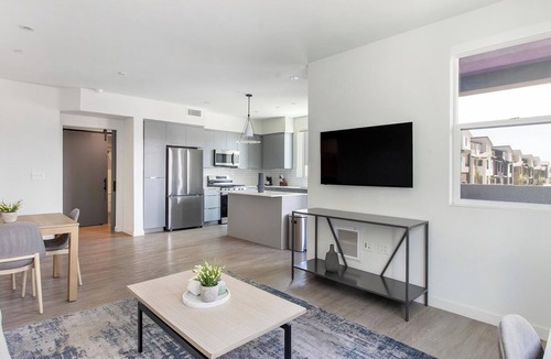 Rhodes Ranch Apartment | Landing | Stylish 2BD, Clubhouse, Rooftop Lounge