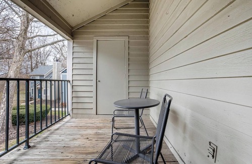 Indianapolis Apartment | Landing | Stylish 2BD, Clubhouse, Tennis Court