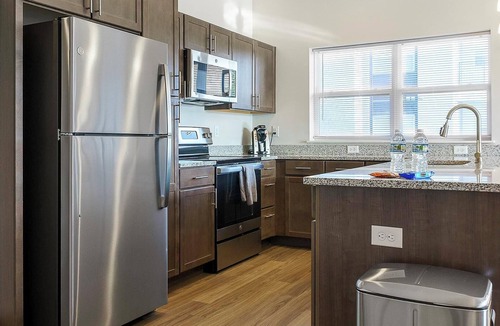 Cartersburg Apartment | Landing | Stylish 2BD, Gym, Pool