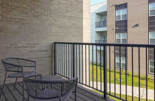 Cartersburg Apartment | Landing | Stylish 2BD, Gym, Pool