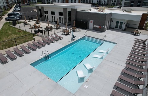Cartersburg Apartment | Landing | Stylish 2BD, Gym, Pool