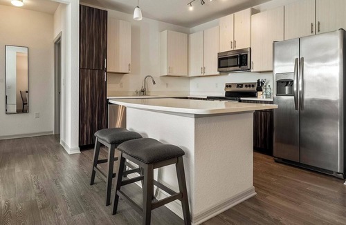 Fairvilla Apartment | Landing | Stylish 2BD, Clubhouse, Gym
