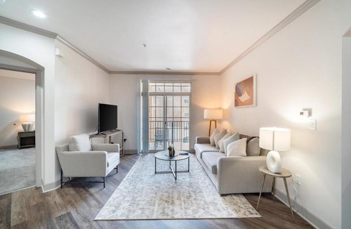 Corryville Apartment | Landing Stylish 2BD Pool Clubhouse
