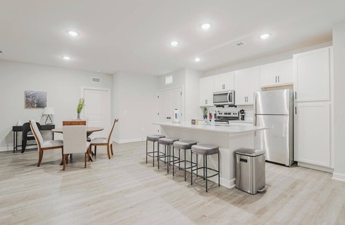 Fort Myers Apartment | Landing | Stylish 2BD, Pool