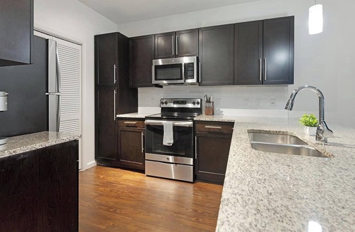 McNeil Apartment | Landing | Stylish 2BD, Gym, Yoga Studio