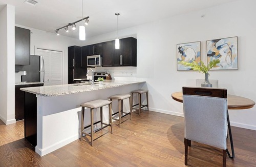 McNeil Apartment | Landing | Stylish 2BD, Gym, Yoga Studio