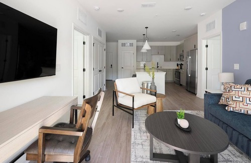 Ono Island Apartment | Landing | Stylish 2BD, Gym, Yoga Studio