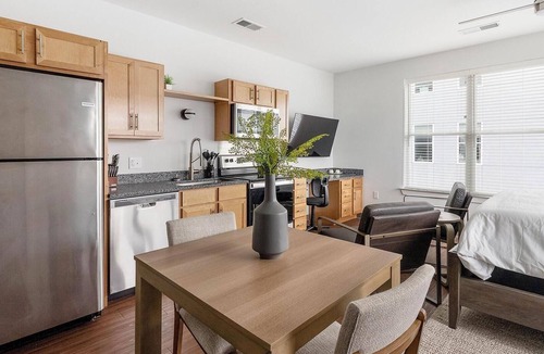 Five Points South Apartment | Landing | Stylish Studio, Gym, Yoga Studio