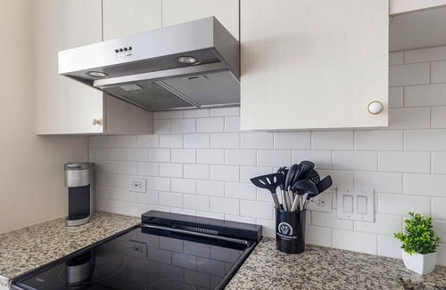 Addicks Apartment | Landing | Stylish Studio, Yoga Studio, Gym