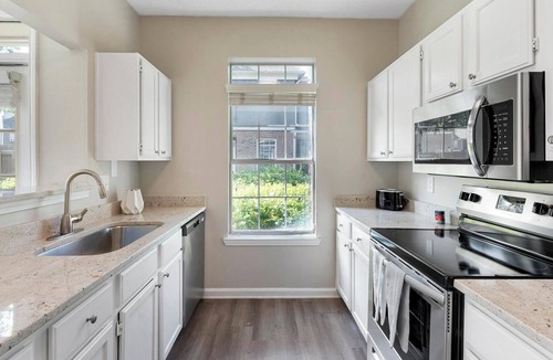 Southwest Raleigh Apartment | Landing | Stylish Studio in Caraleigh