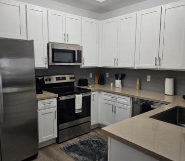 Phoenix Apartment | Landmark on 67th