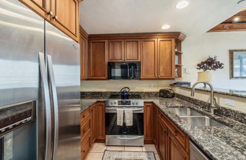 Vail House | Landmark Vail - Charming Condo for 8 with Resort-style Amenities