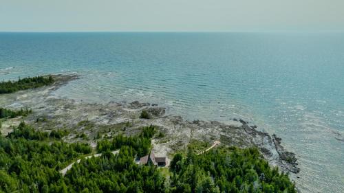 Tobermory House | Lands End Private Tobermory Waterfront Escape