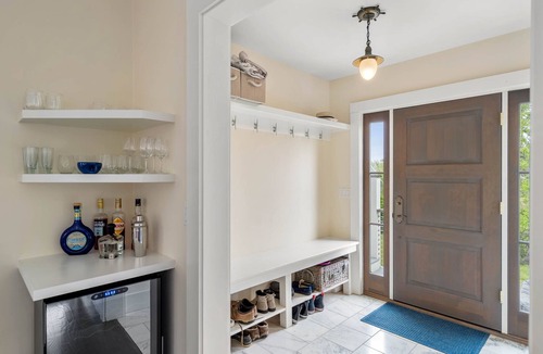 Gloucester House | Lanesville 4BR Fully Renovated Home Oceanfront Deck w/Grill+Outdoor Shower!