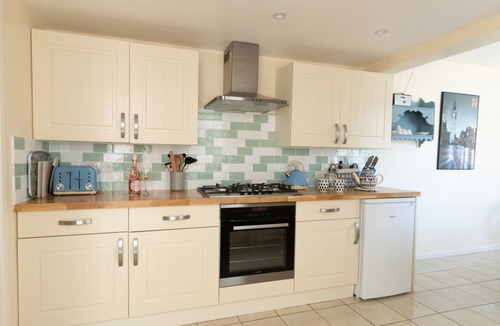 Portland Cottage | LANGHAM COTTAGE, pet friendly, with open fire in Fortuneswell