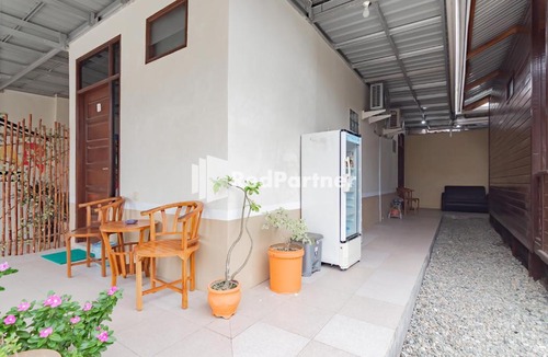 Samarinda Hotel | Langkar Guest House Syariah Mitra RedDoorz