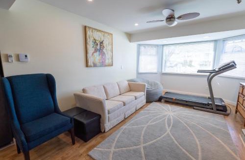 Walnut Grove House | Langley Suite with Full Kitchen