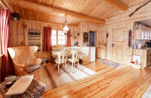 Oye House | Langlofonna