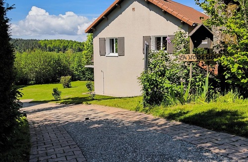 Langogne House | LANGOGNE 5 minutes from Lake Naussac, 7-room holiday home with garden.